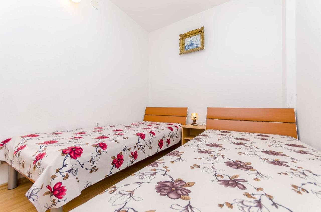 Apartments Kursan Trogir Extérieur photo